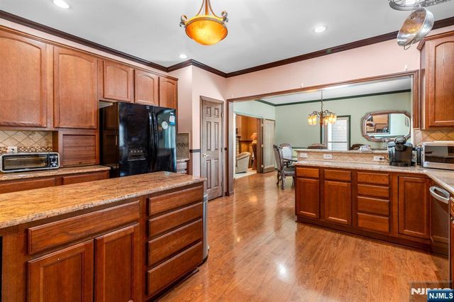 238 Park Avenue, Teaneck, NJ 07666