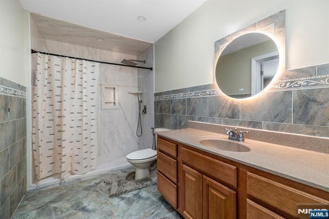 238 Park Avenue, Teaneck, NJ 07666