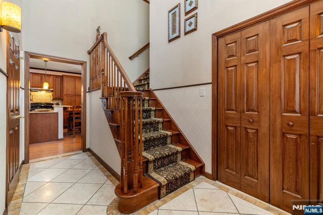 238 Park Avenue, Teaneck, NJ 07666