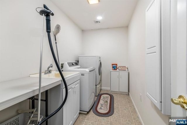 238 Park Avenue, Teaneck, NJ 07666