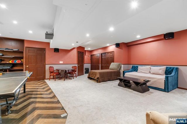 238 Park Avenue, Teaneck, NJ 07666