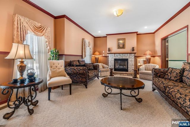 238 Park Avenue, Teaneck, NJ 07666