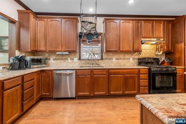 238 Park Avenue, Teaneck, NJ 07666