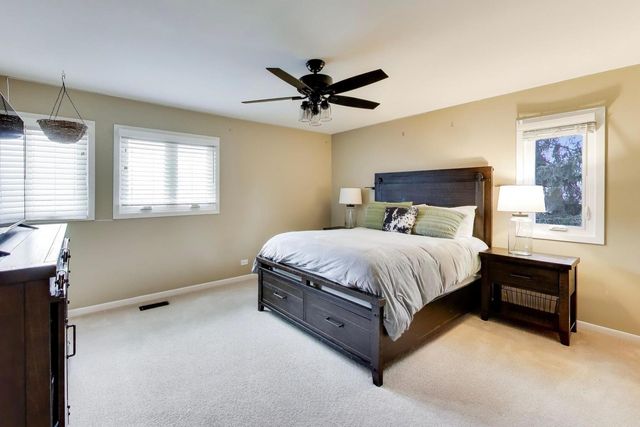 22 Rodeo Drive, Burr Ridge, IL 60527