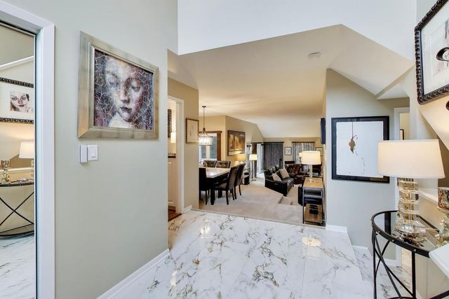 22 Rodeo Drive, Burr Ridge, IL 60527