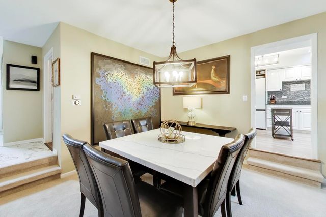 22 Rodeo Drive, Burr Ridge, IL 60527