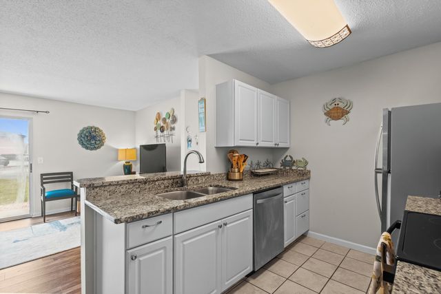 1356 Glenns Bay Rd Apt 202H, Myrtle Beach, SC 29575