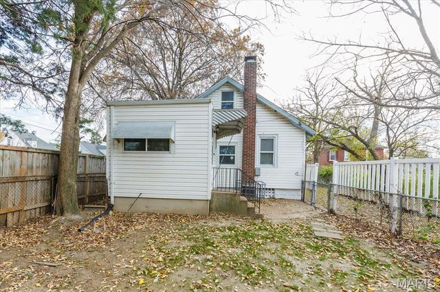 6837 Bradley Avenue, St Louis, MO 63139