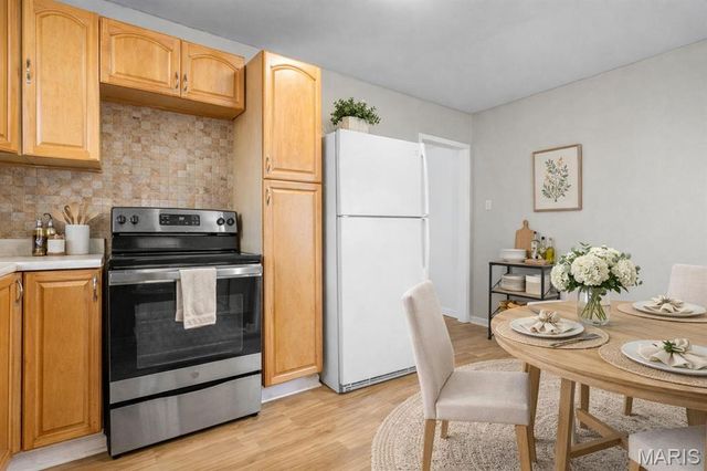 6837 Bradley Avenue, St Louis, MO 63139