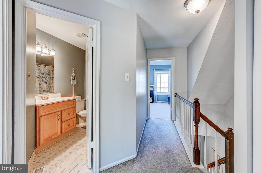 Image 13 of property listing at 17 TIGREFF CT, Baltimore, MD 21234