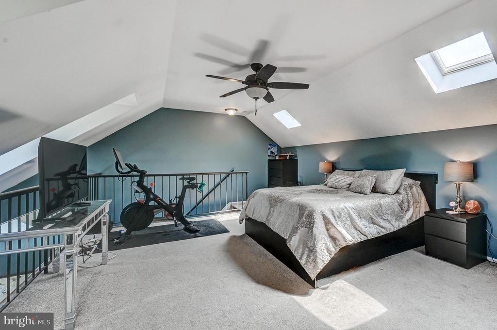 Image 16 of property listing at 17 TIGREFF CT, Baltimore, MD 21234