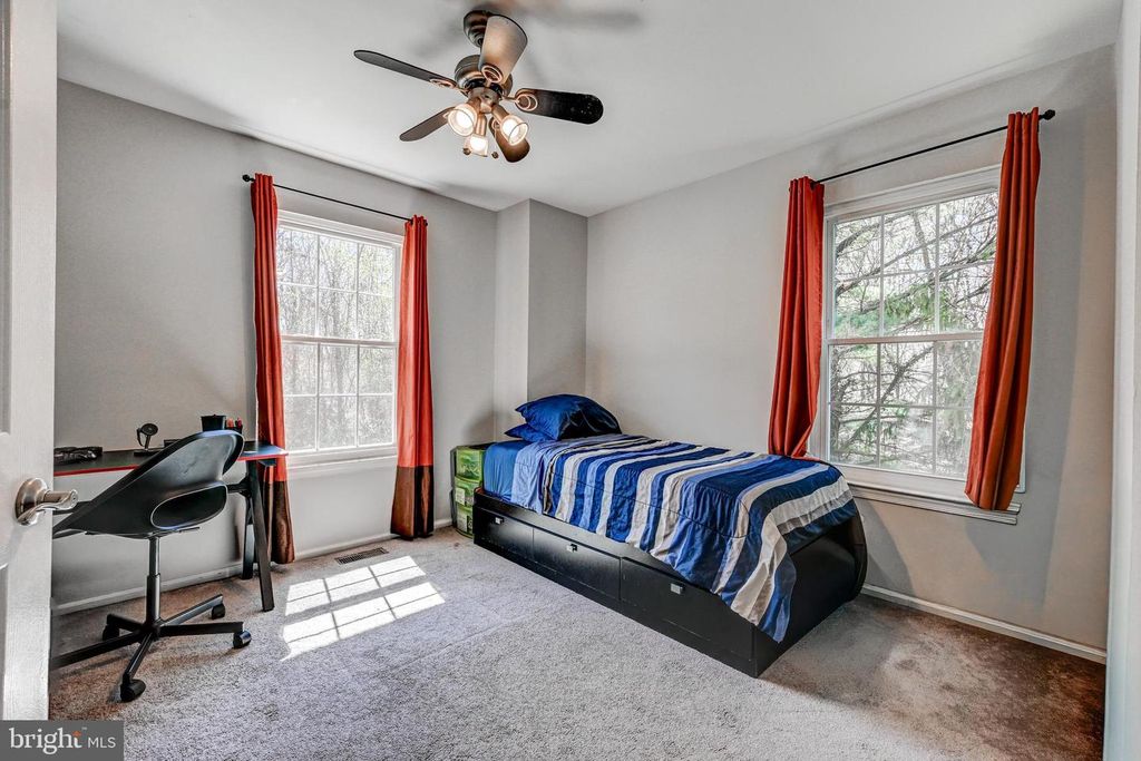 Image 18 of property listing at 17 TIGREFF CT, Baltimore, MD 21234