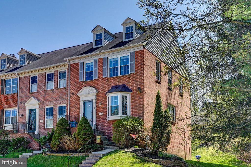 Image 2 of property listing at 17 TIGREFF CT, Baltimore, MD 21234