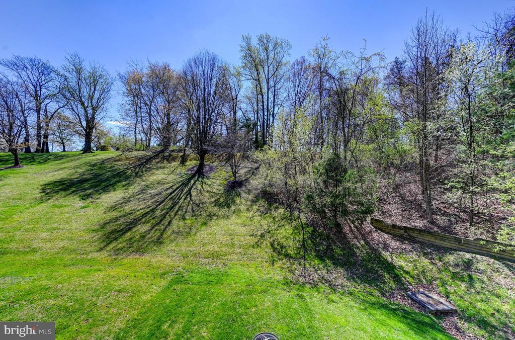 Image 25 of property listing at 17 TIGREFF CT, Baltimore, MD 21234