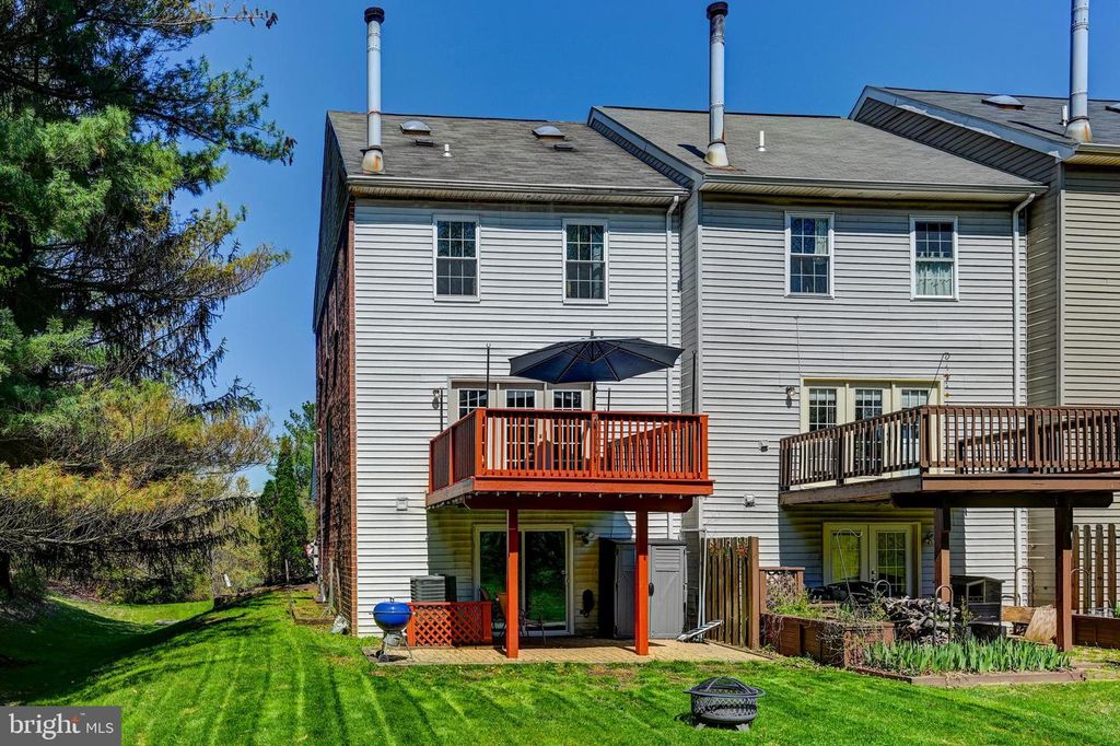 Image 27 of property listing at 17 TIGREFF CT, Baltimore, MD 21234