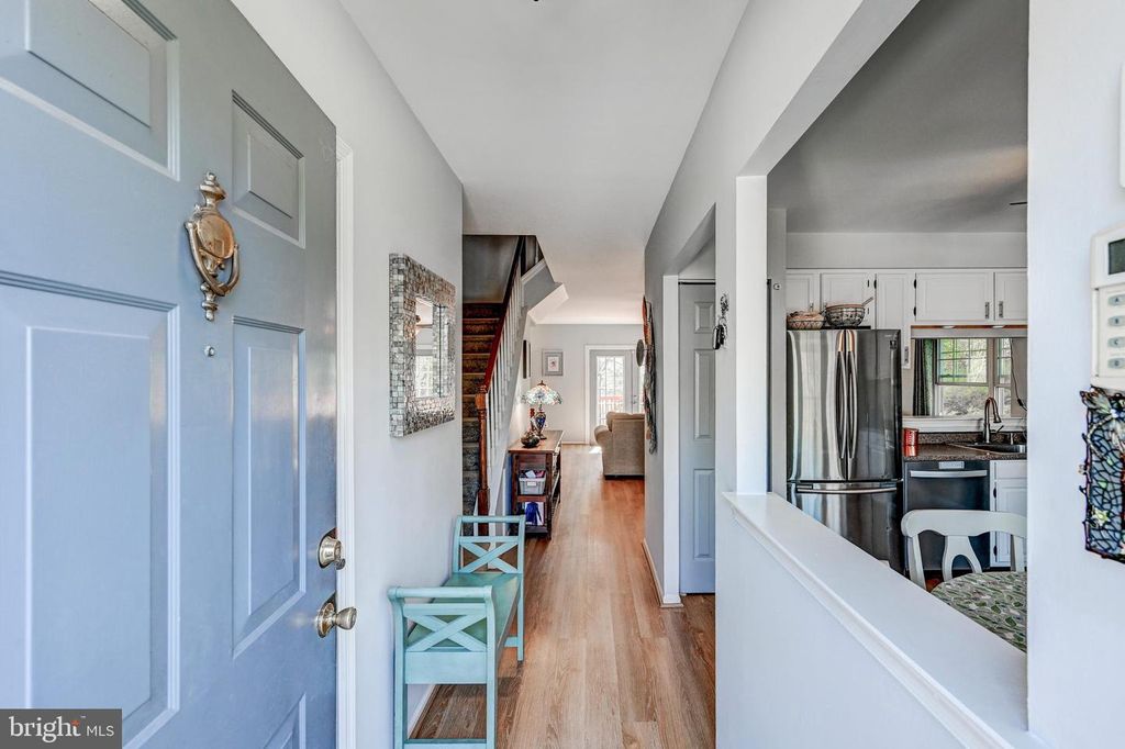 Image 5 of property listing at 17 TIGREFF CT, Baltimore, MD 21234