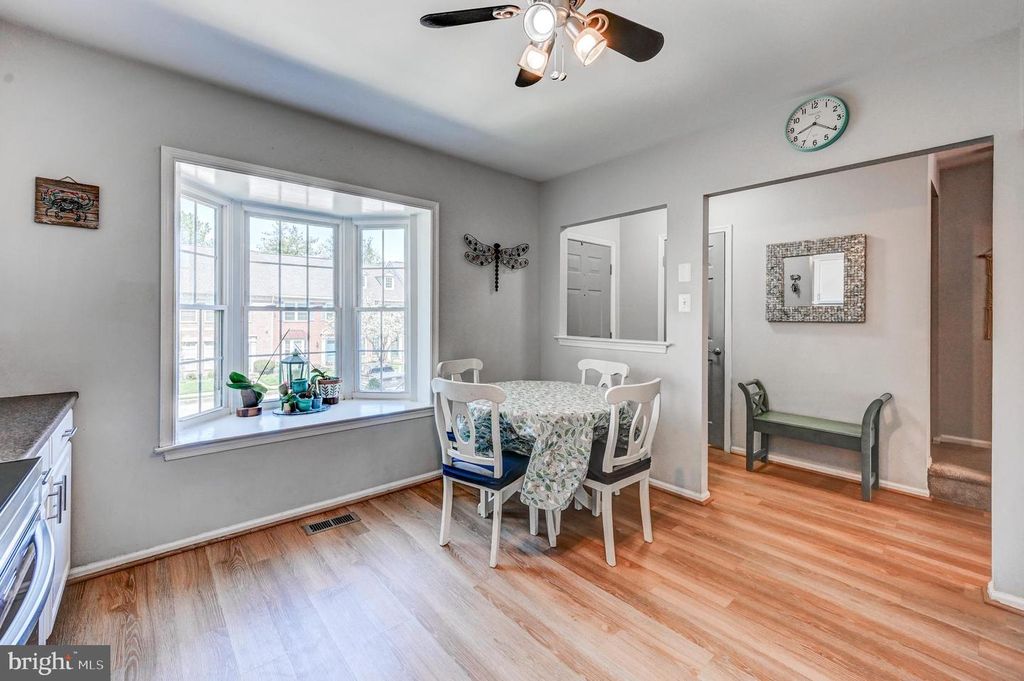 Image 8 of property listing at 17 TIGREFF CT, Baltimore, MD 21234