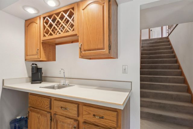 2002 Maple Circle, West Des Moines, IA 50265