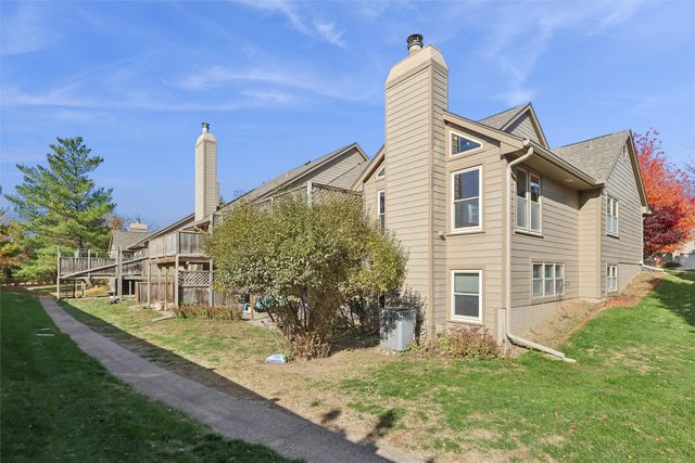 2002 Maple Circle, West Des Moines, IA 50265