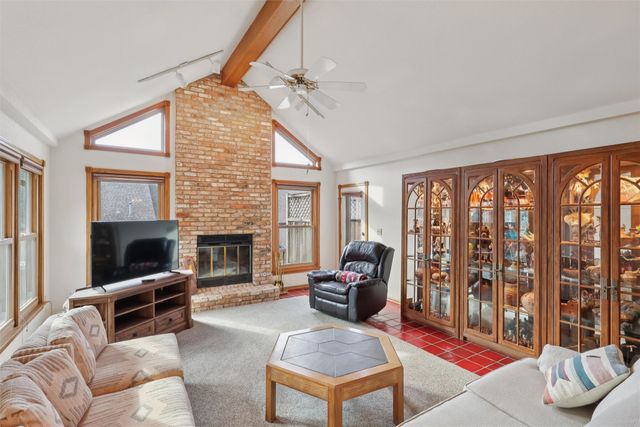 2002 Maple Circle, West Des Moines, IA 50265