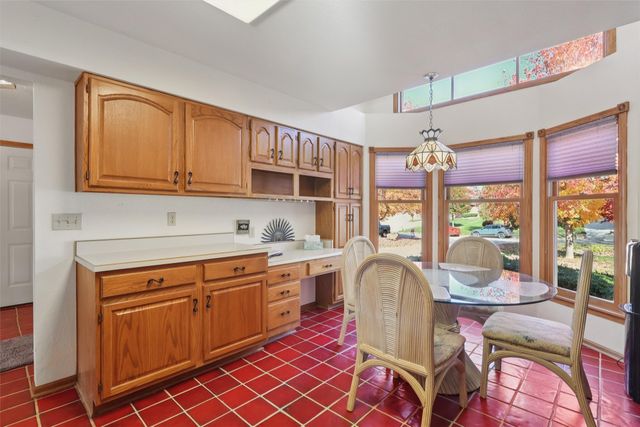 2002 Maple Circle, West Des Moines, IA 50265