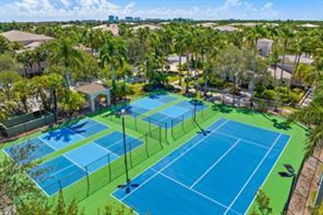 2807 VERONIA Drive 107, Palm Beach Gardens, FL 33410