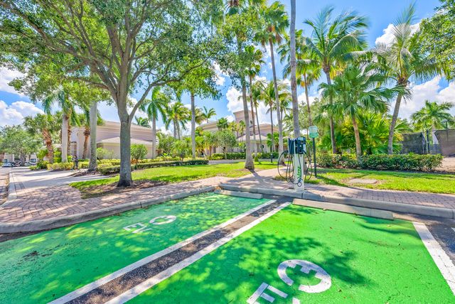 2807 VERONIA Drive 107, Palm Beach Gardens, FL 33410