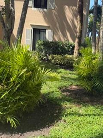 2807 VERONIA Drive 107, Palm Beach Gardens, FL 33410