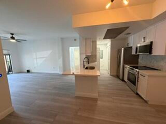 2807 VERONIA Drive 107, Palm Beach Gardens, FL 33410