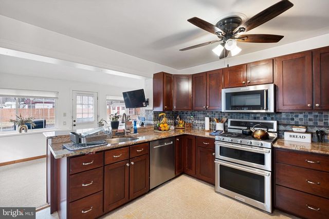 18 W REDMONT RD, Wilmington, DE 19804