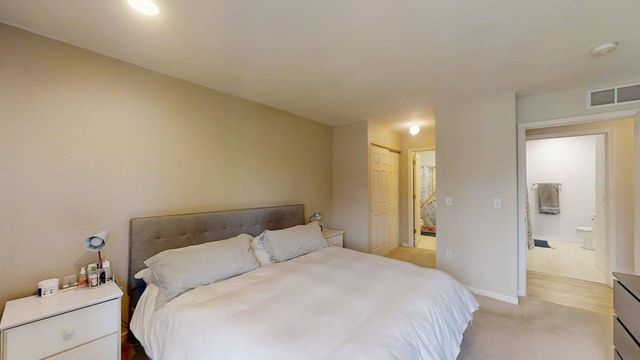 2404 Windward Boulevard 201, Champaign, IL 61821