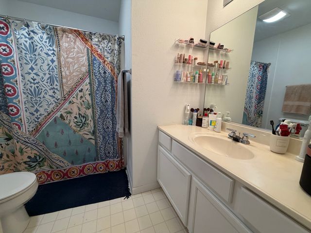 2404 Windward Boulevard 201, Champaign, IL 61821