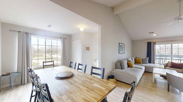 2404 Windward Boulevard 201, Champaign, IL 61821