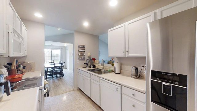 2404 Windward Boulevard 201, Champaign, IL 61821