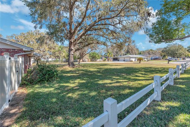 2004 CAPRI ROAD, Valrico, FL 33594