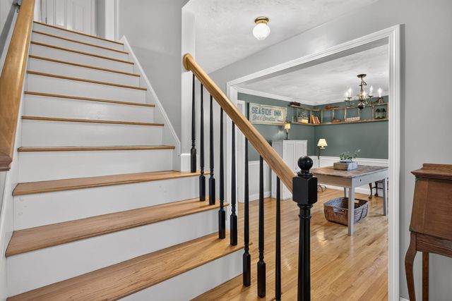 11 Burbank Street, Sandwich, MA 02563