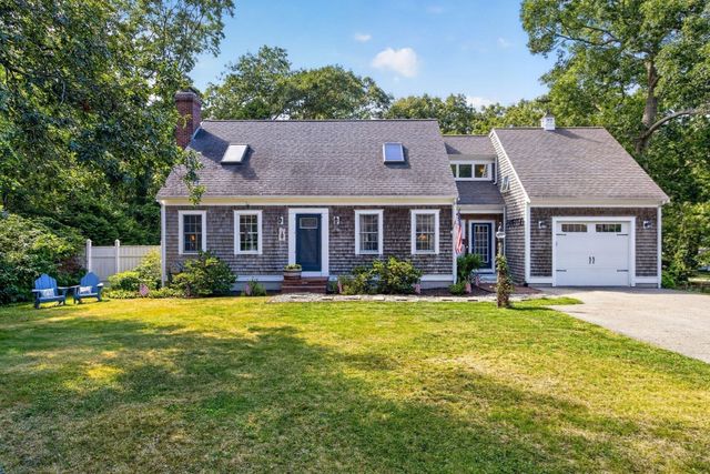 11 Burbank Street, Sandwich, MA 02563