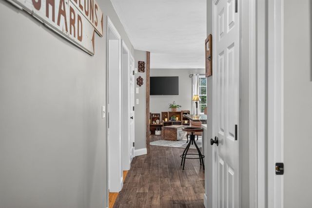 11 Burbank Street, Sandwich, MA 02563