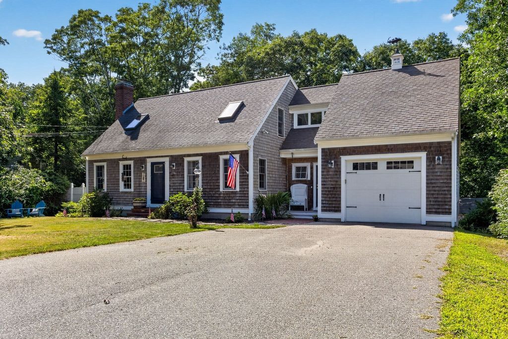 11 Burbank Street, Sandwich, MA 02563