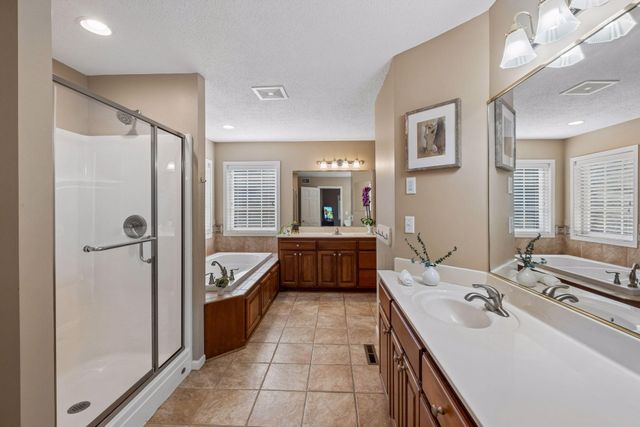 15016 Viewcrest Lane, Burnsville, MN 55306
