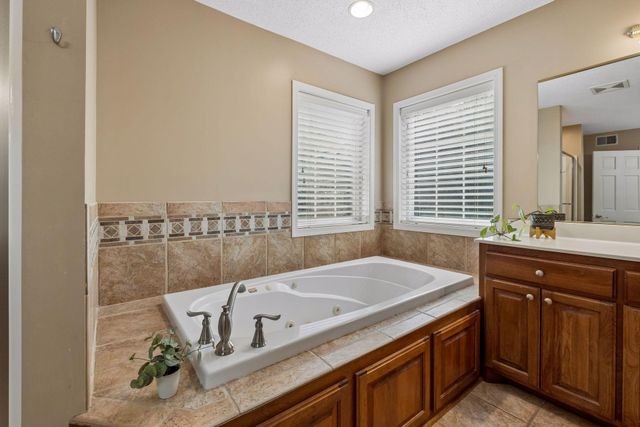 15016 Viewcrest Lane, Burnsville, MN 55306