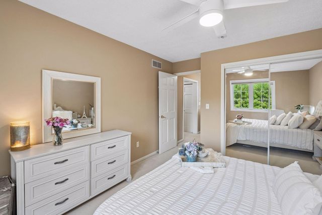 15016 Viewcrest Lane, Burnsville, MN 55306