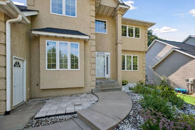 15016 Viewcrest Lane, Burnsville, MN 55306