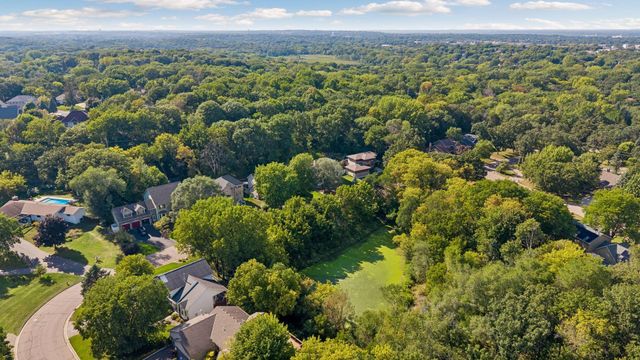 15016 Viewcrest Lane, Burnsville, MN 55306