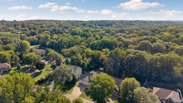 15016 Viewcrest Lane, Burnsville, MN 55306