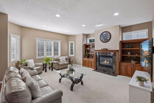 15016 Viewcrest Lane, Burnsville, MN 55306