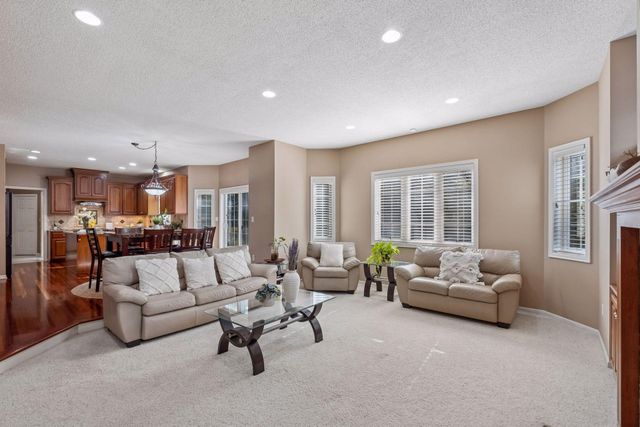 15016 Viewcrest Lane, Burnsville, MN 55306