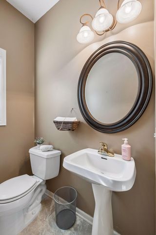 15016 Viewcrest Lane, Burnsville, MN 55306
