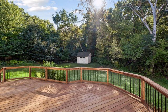 15016 Viewcrest Lane, Burnsville, MN 55306