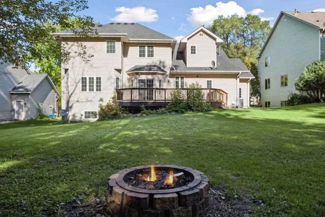 15016 Viewcrest Lane, Burnsville, MN 55306